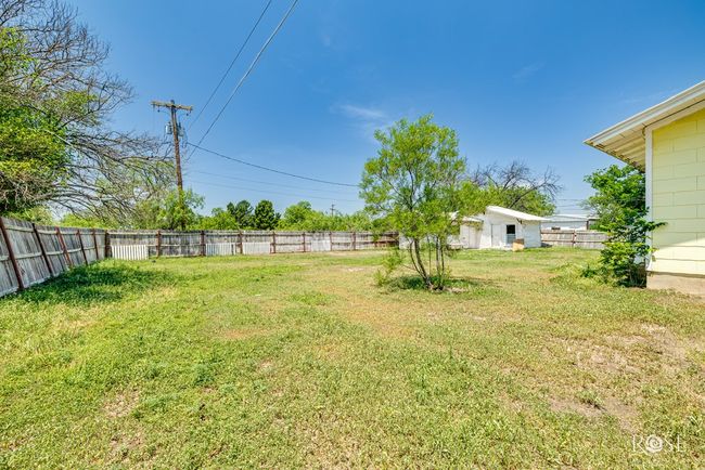804 S Concho Ave, House other with 4 bedrooms, 2 bathrooms and 2 parking in Sonora TX | Image 25