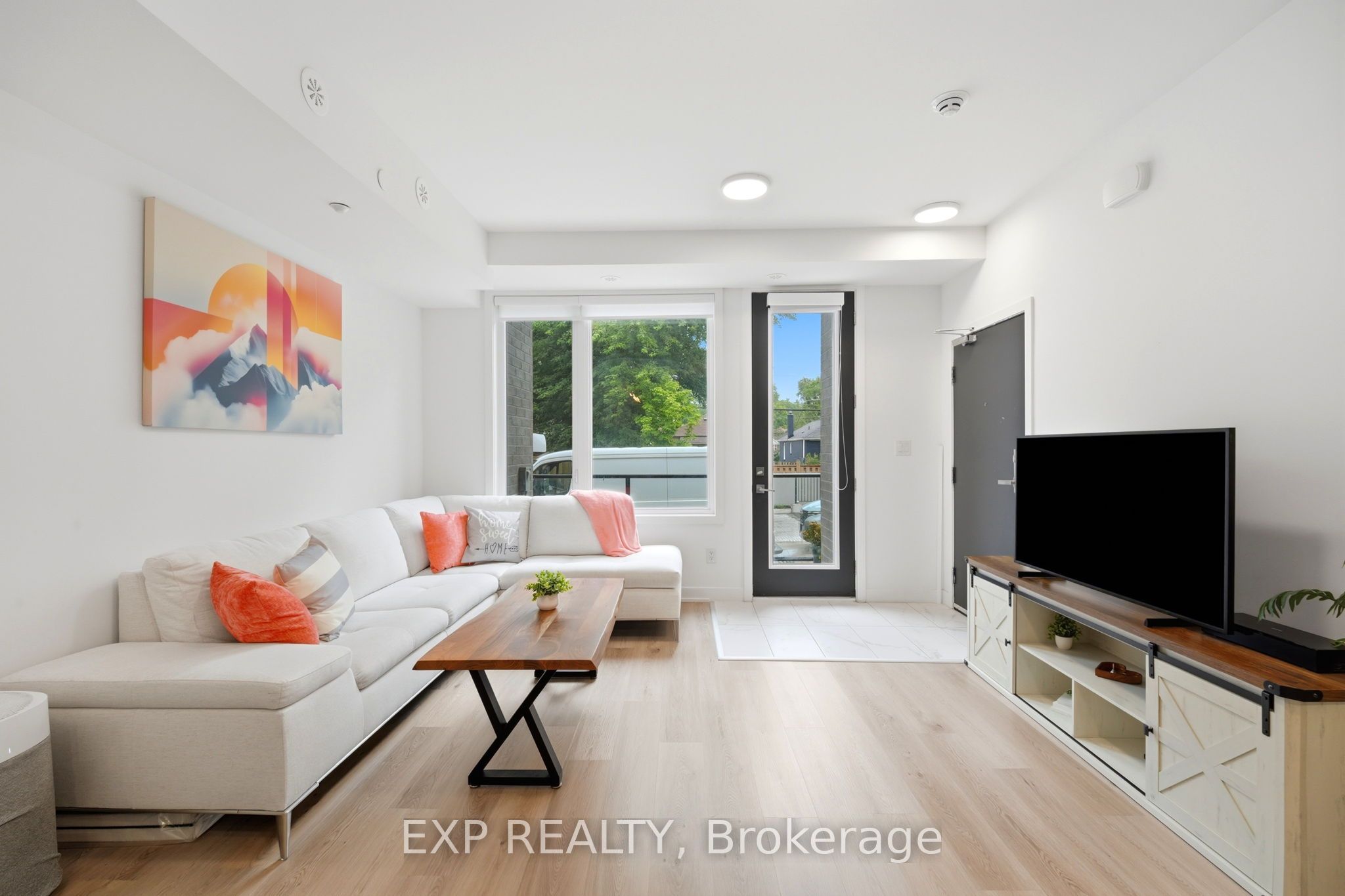 Residential Lease in Toronto E03 2