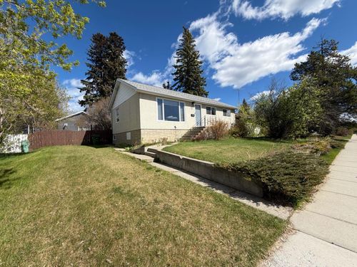 4512 5 Ave, Edson, AB, T7E1B9 | Card Image
