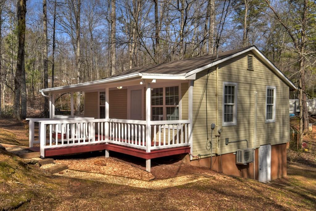 1595 Tennis Court Road, For Sale in Blue Ridge - Zoocasa