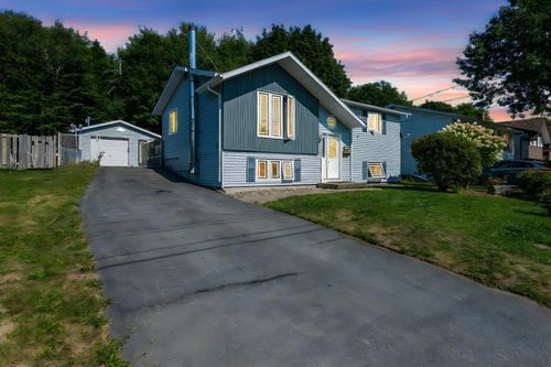 85 Cartier Cres, Lower Sackville, NS, B4C3K8 | Card Image