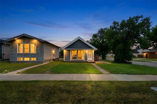 163 Ritchie St, Winnipeg, MB, R2P2C2 | Card Image