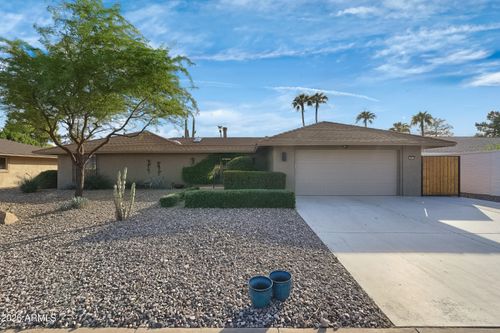 9519 W Country Club Dr, Sun City, AZ, 85373-1725 | Card Image