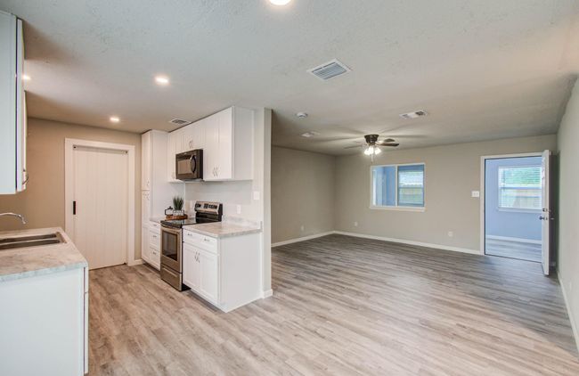 16794 Ardmore St, House other with 3 bedrooms, 2 bathrooms and null parking in Conroe TX | Image 13