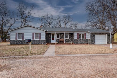 625 N 9th St, Arkansas City, KS, 67005-2306 | Card Image