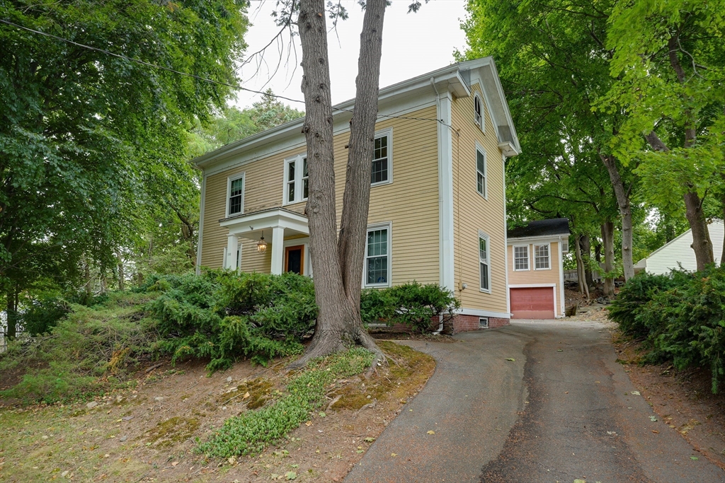 Warren St, Waltham, MA 02453