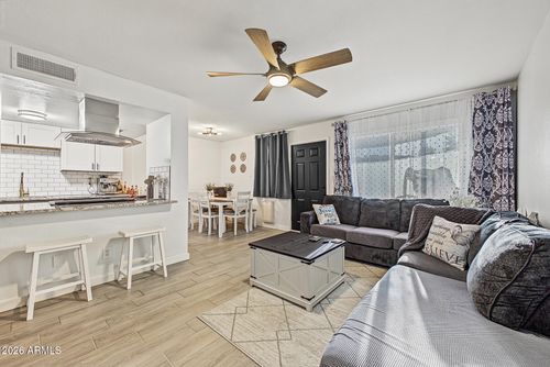 8213 N 33rd Ln, Phoenix, AZ, 85051-5944 | Card Image