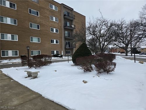 20333 Detroit Rd, Rocky River, OH, 44116-2419 | Card Image