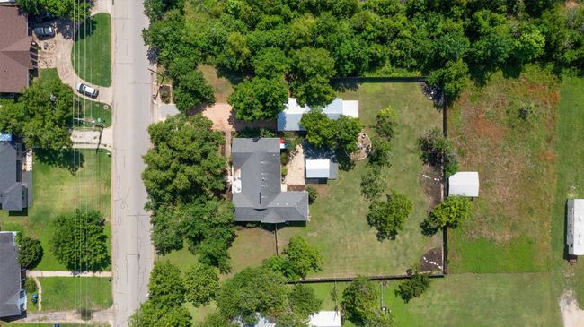 1922 W Lake Dr, House other with 3 bedrooms, 2 bathrooms and 6 parking in Taylor TX | Image 40
