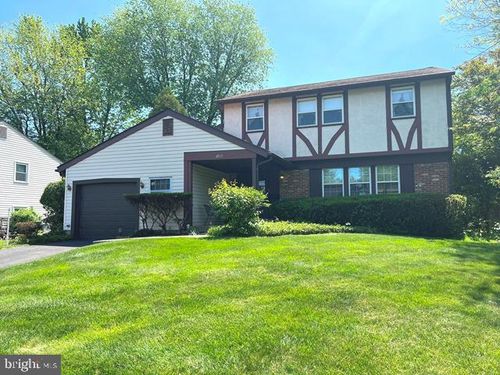 1055 Brennan Dr, WARMINSTER, PA, 18974-2124 | Card Image