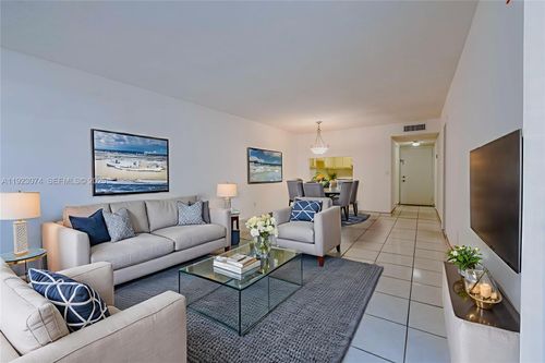 apt-c203-1900 W 68th St, Hialeah, FL, 33014-4499 | Card Image