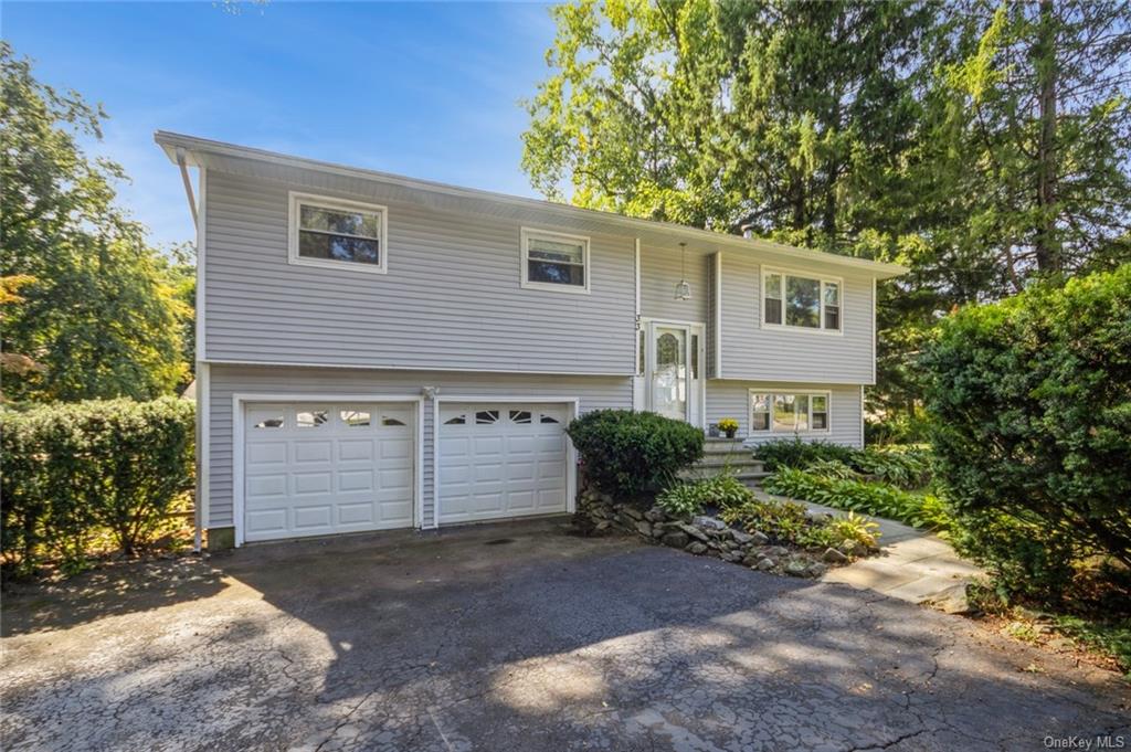 Winthrop Dr, Cortlandt Manor, NY 10567