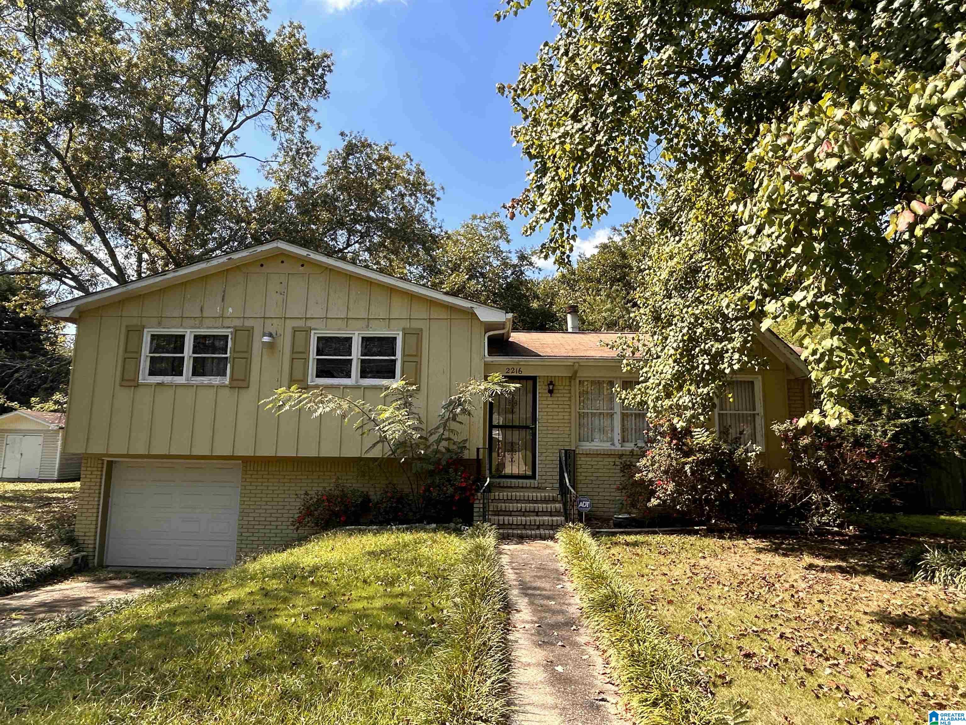 2nd Pl, Center Point, AL 35215