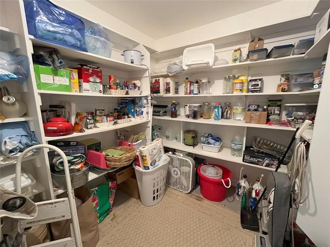 Walk In Pantry 11' x 7' | Image 28