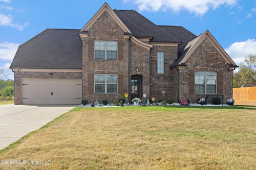 8111 Ashton Way, Southaven, MS, 38672-2502 | Card Image