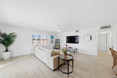 201-1450 N Riverside Dr, Pompano Beach, FL, 33062-3350 | Card Image