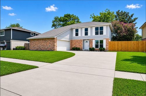 202 Civil Dr, League City, TX, 77573-3423 | Card Image