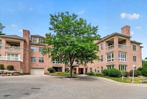 301-5418 Old Middleton Rd, Madison, WI, 53705-2662 | Card Image
