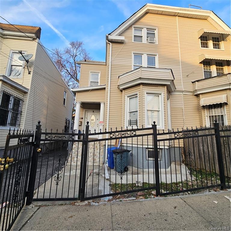 232nd St, Bronx, NY 10466