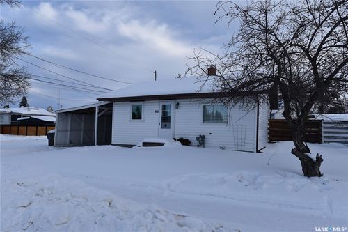 306 3rd Ave W, Nipawin, SK, S0E1E0 | Card Image