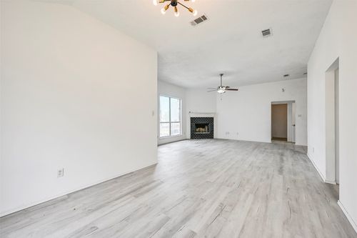 809 Elbe Dr, Arlington, TX, 76001-8544 | Card Image