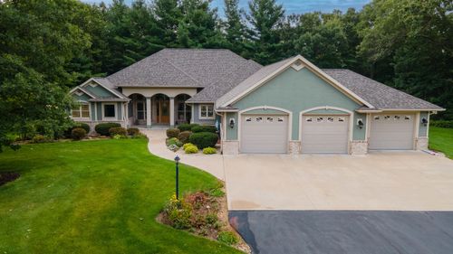 935 Clearview Ct, PLOVER, WI, 54467-9636 | Card Image
