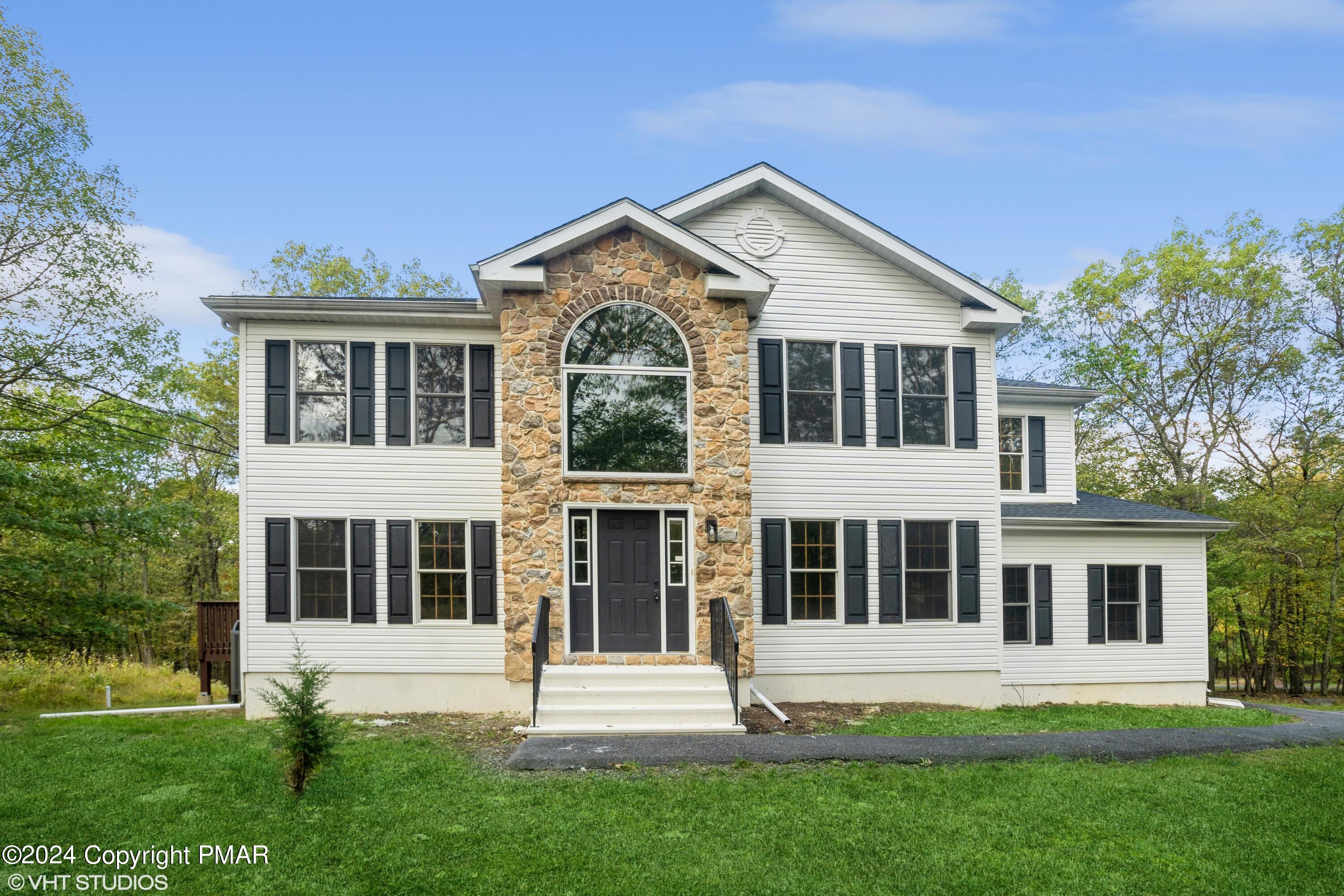 Cardinal Dr, Bushkill, PA 18324