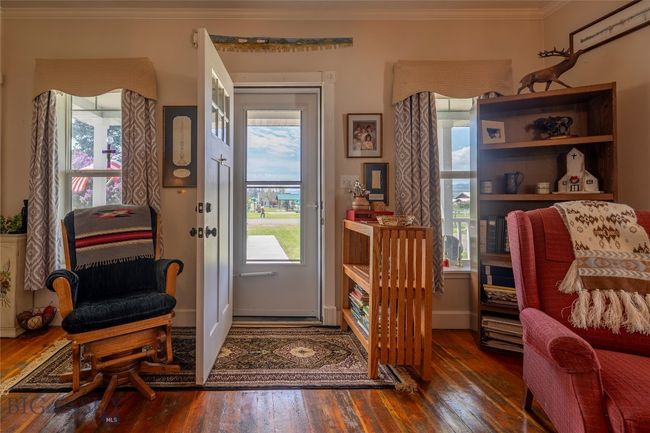 207 2 Nd St E, House other with 3 bedrooms, 3 bathrooms and null parking in Clyde Park MT | Image 33