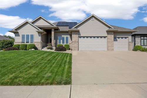 6090 Stags Leap Ln, Marion, IA, 52302-8501 | Card Image