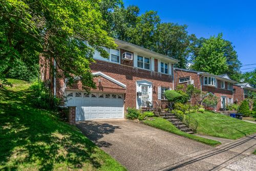 218 Sawyer Ave, Queens Village, NY, 11427-1931 | Card Image