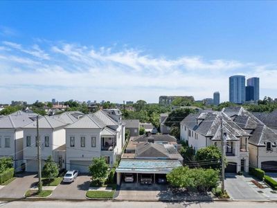 Southern views towards the Texas Medical Center. Shown at approximate height of 4th Floor. Views shown may not resemble actual unit view. | Image 1