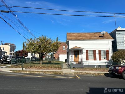 316 Hall Avenue, House other with 2 bedrooms, 3 bathrooms and null parking in Perth Amboy NJ | Image 2