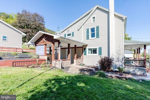 1017 Valley View Rd, BELLEFONTE, PA, 16823-8911 | Card Image