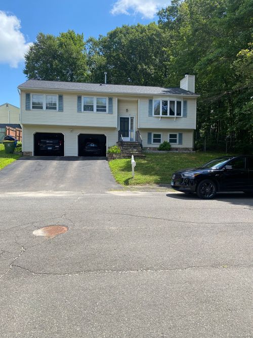 11 Batesmoor Rd, Waterbury, CT, 06705-2539 | Card Image