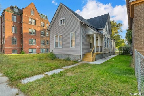 2012 Hubbard St, Detroit, MI, 48209-3300 | Card Image