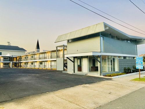 40-218 W Hill Ave, Valdosta, GA, 31601-5607 | Card Image