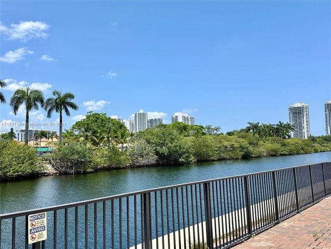 412 - 3475 N Country Club Dr, Condo with 1 bedrooms, 2 bathrooms and null parking in Aventura FL | Image 28