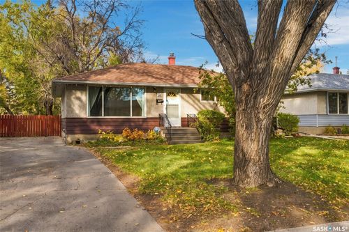 20 Yarnton Crescent, Regina, SK, S4R4A2 | Card Image