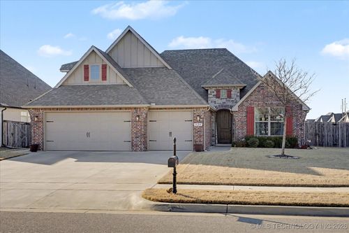 824 88th St, Broken Arrow, OK, 74014-5668 | Card Image