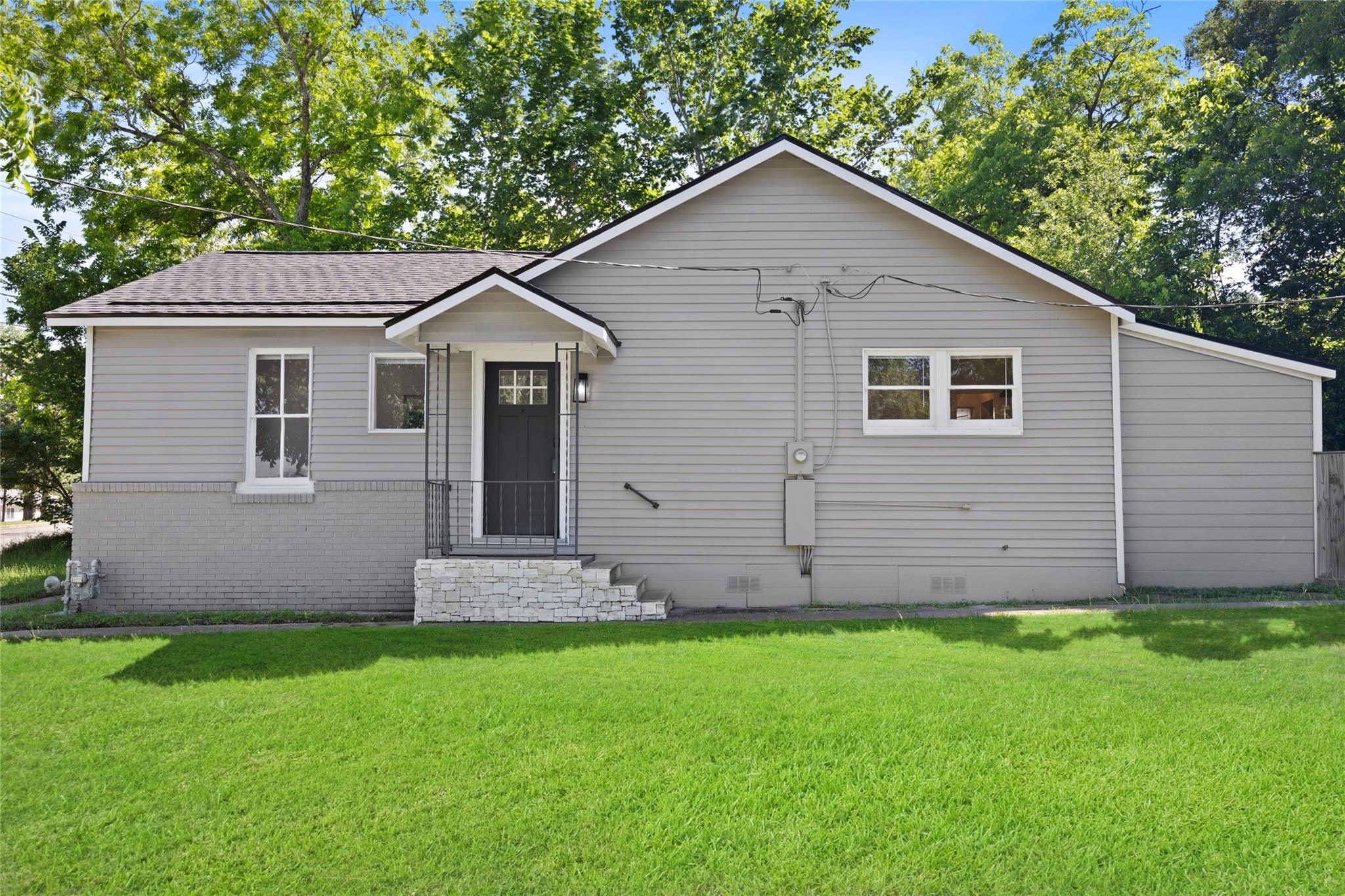Residential Lease in Bellville 3
