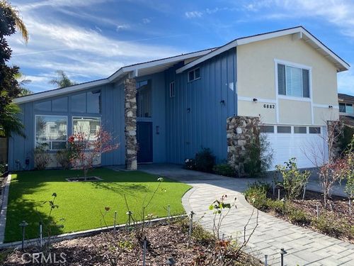 6882 Loyola Dr, Huntington Beach, CA, 92647-4054 | Card Image