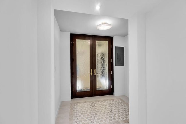 Foyer Entrance | Image 12