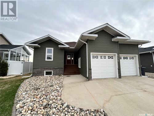 534 4th St N, Langenburg, SK, S0A2A0 | Card Image