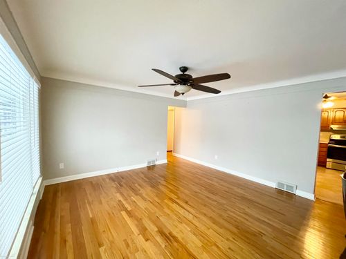 24296 Roxana Ave, Eastpointe, MI, 48021-1336 | Card Image