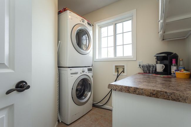 Main floor laundry room | Image 15