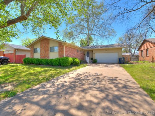 1558 E 59th Pl, Tulsa, OK, 74105-8008 | Card Image