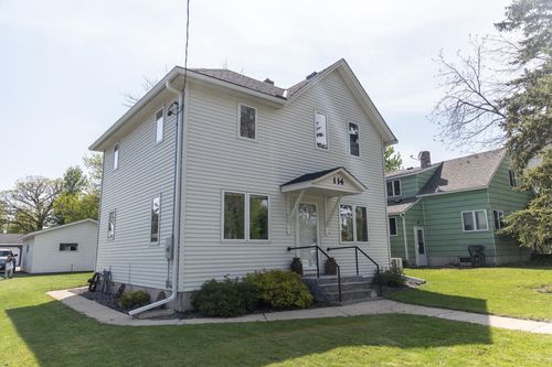 114 3rd St Ne, Freeport, MN, 56331-9041 | Card Image