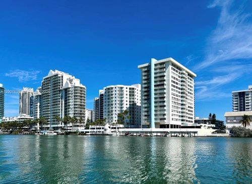 8e-5838 Collins Ave, Miami Beach, FL, 33140-2264 | Card Image