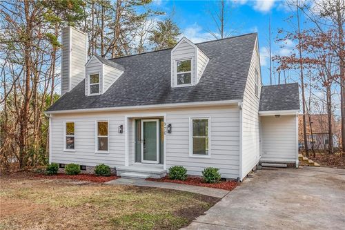 976 Chatfield Dr, Jamestown, NC, 27282-9028 | Card Image