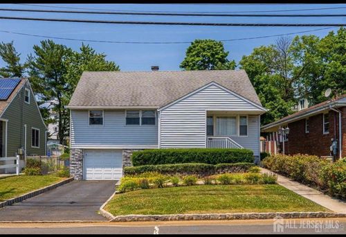 123 W Kelly St, Metuchen, NJ, 08840-2950 | Card Image